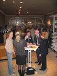 Diskussionen im Foyer des Palais